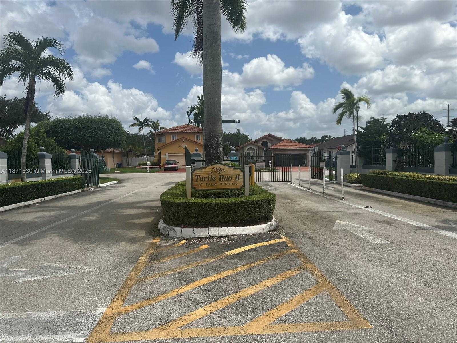 Small Image of 16771 NORTH WEST 74TH CT, Hialeah Number 21