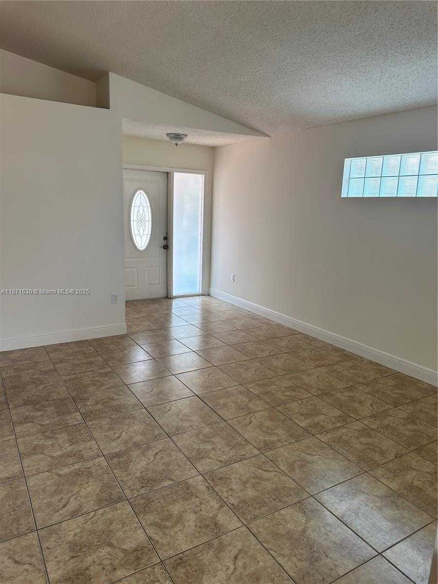 Small Image of 16771 NORTH WEST 74TH CT, Hialeah Number 4