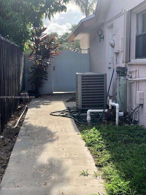 Small Image of 11301 SOUTH WEST 132ND AVE, Miami Number 15