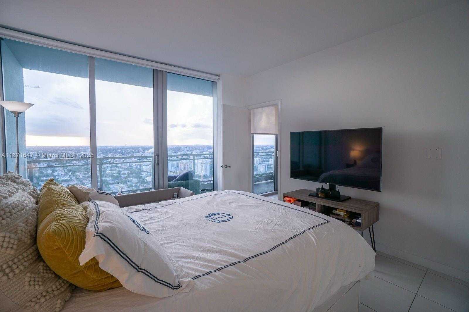 Small Image of 92 SOUTH WEST 3RD ST #4507, Miami Number 5