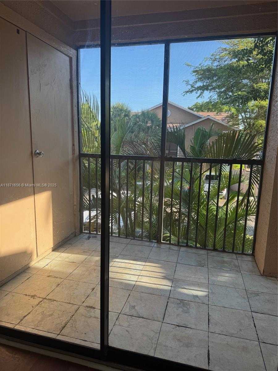 Small Image of 15560 SOUTH WEST 106 LN #1304, Miami Number 13