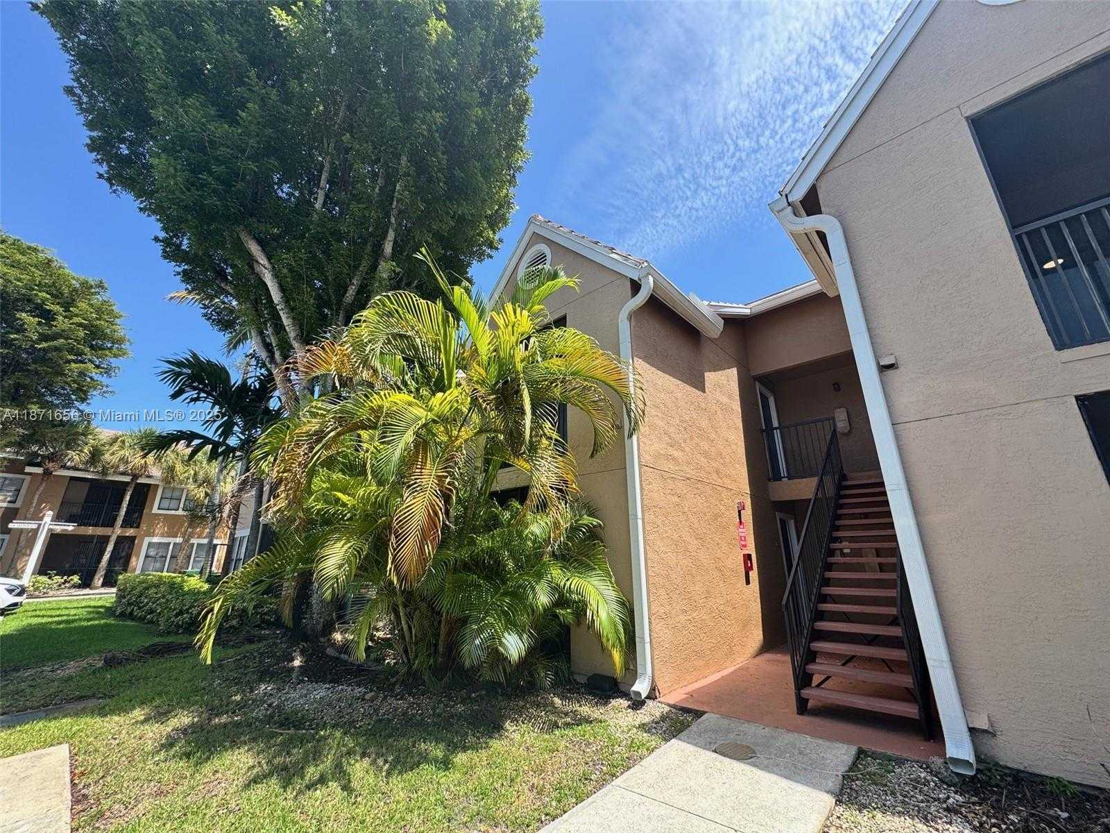 Small Image of 15560 SOUTH WEST 106 LN #1304, Miami Number 16