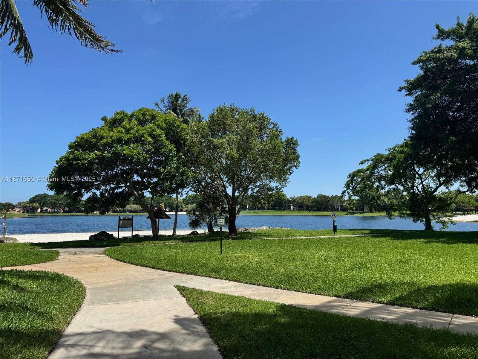 Small Image of 15560 SOUTH WEST 106 LN #1304, Miami Number 17