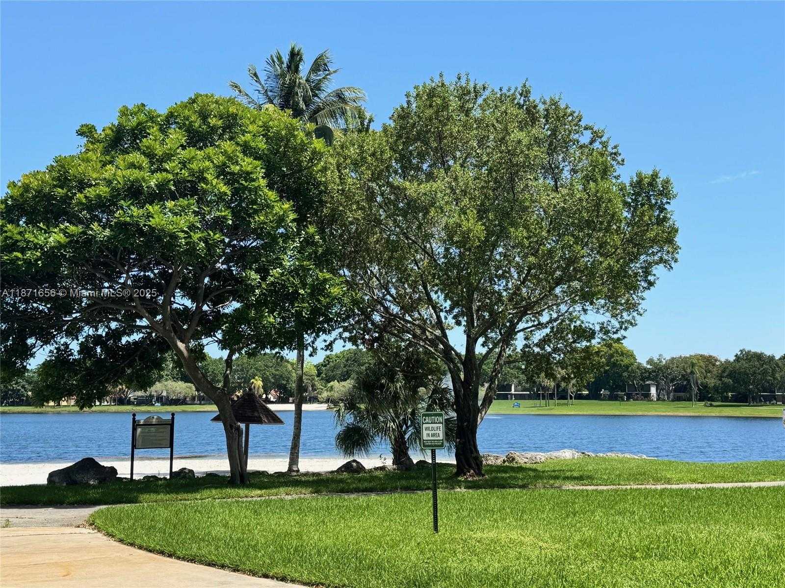 Small Image of 15560 SOUTH WEST 106 LN #1304, Miami Number 18