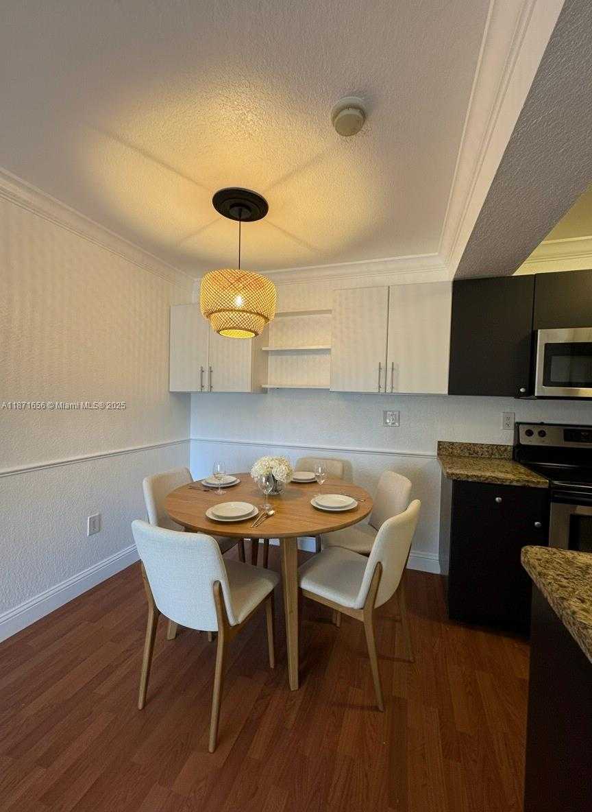 Small Image of 15560 SOUTH WEST 106 LN #1304, Miami Number 3