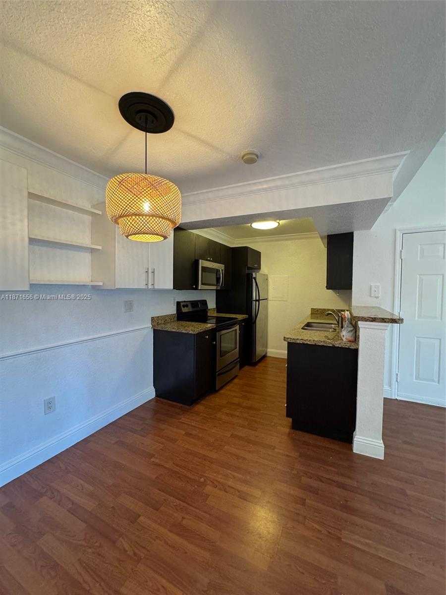 Small Image of 15560 SOUTH WEST 106 LN #1304, Miami Number 9