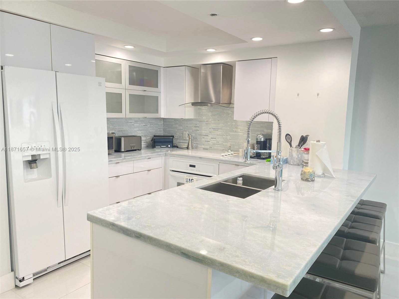 Small Image of 6917 COLLINS AVE #1205, Miami Beach Number 5