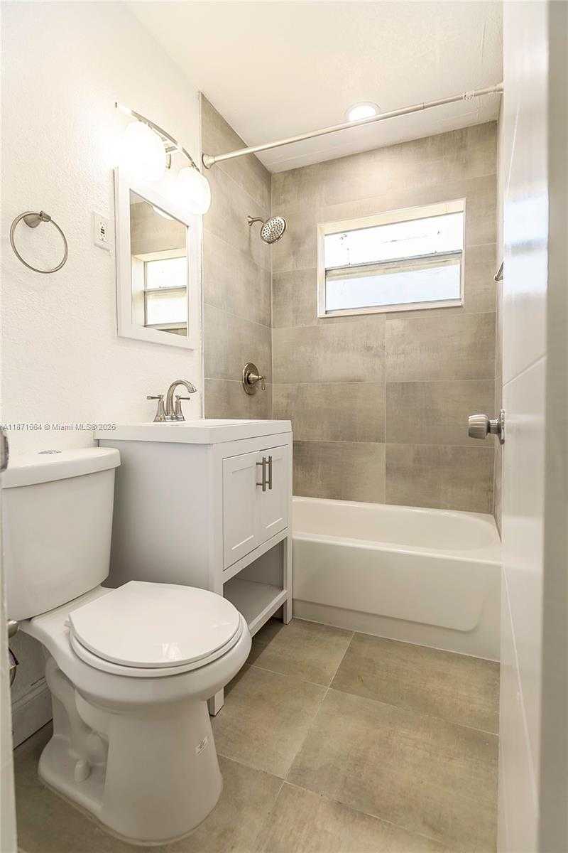 Small Image of 270 NORTH WEST 81ST ST, Miami Number 19