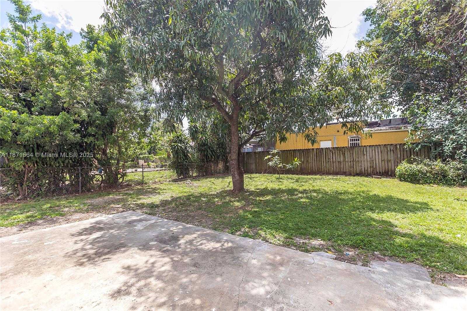 Small Image of 270 NORTH WEST 81ST ST, Miami Number 27