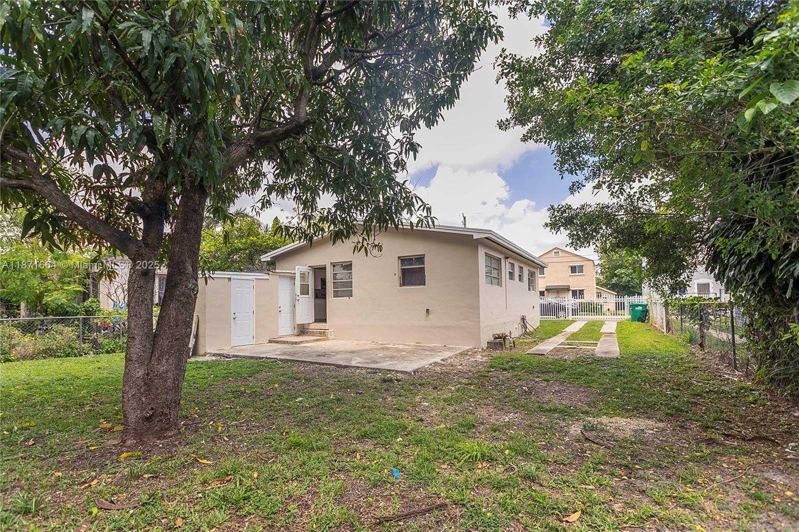 Small Image of 270 NORTH WEST 81ST ST, Miami Number 29