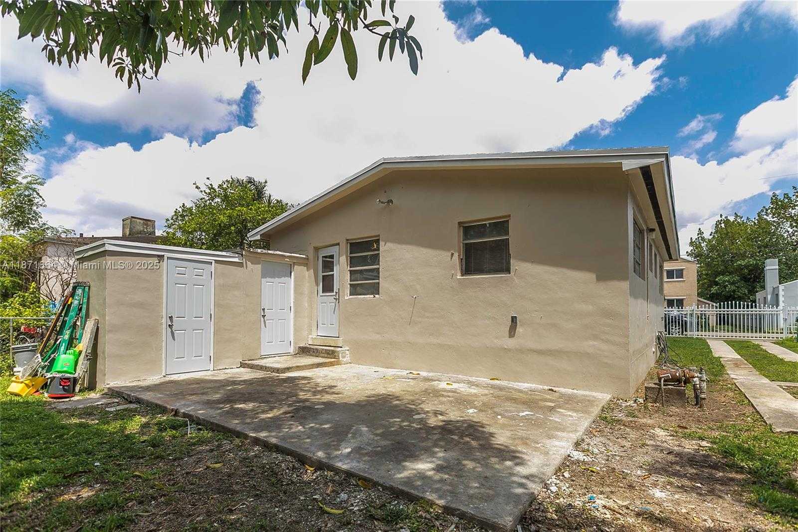 Small Image of 270 NORTH WEST 81ST ST, Miami Number 31
