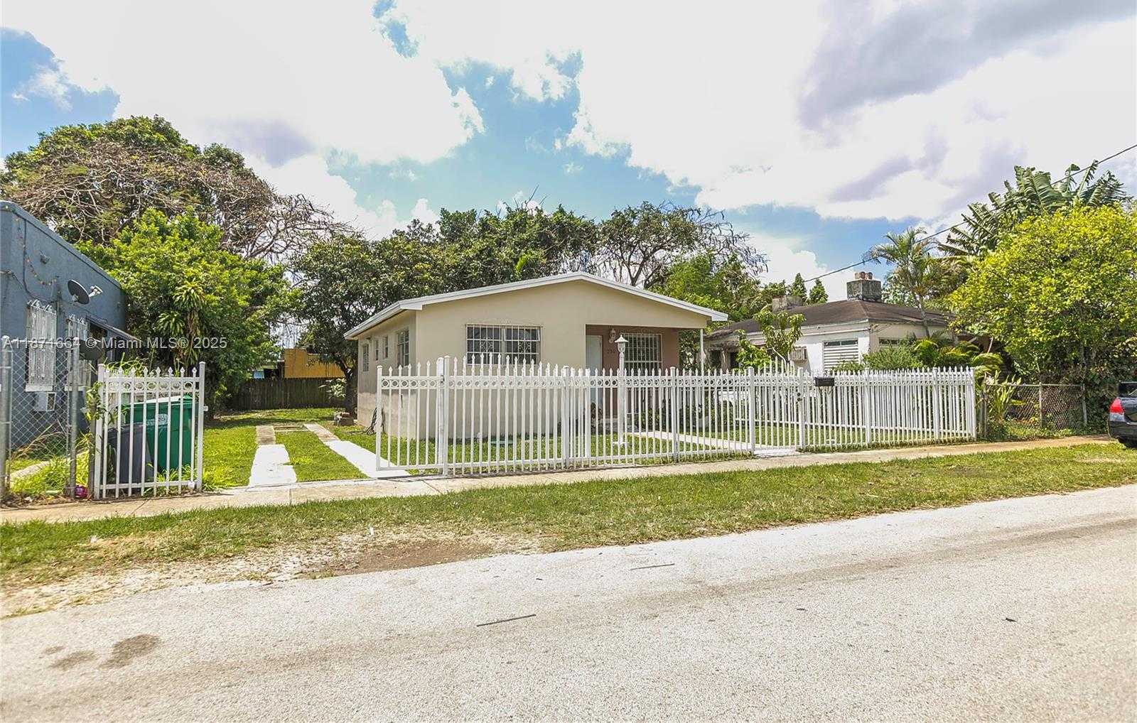 Small Image of 270 NORTH WEST 81ST ST, Miami Number 42