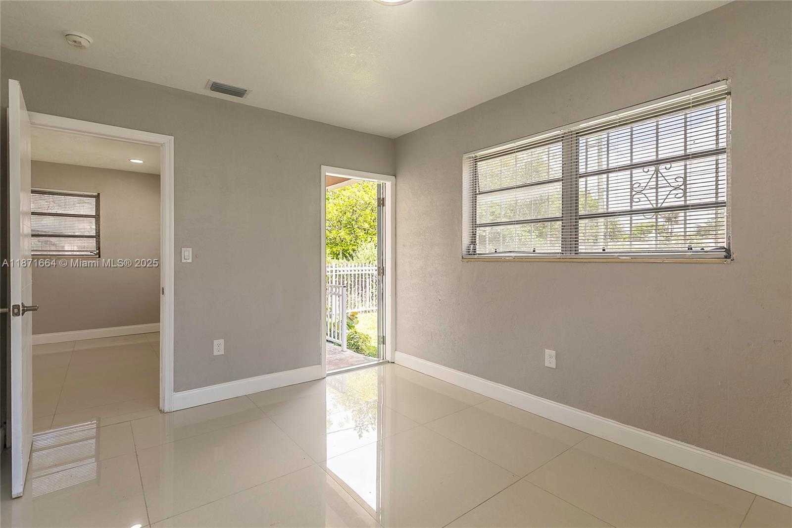 Small Image of 270 NORTH WEST 81ST ST, Miami Number 9