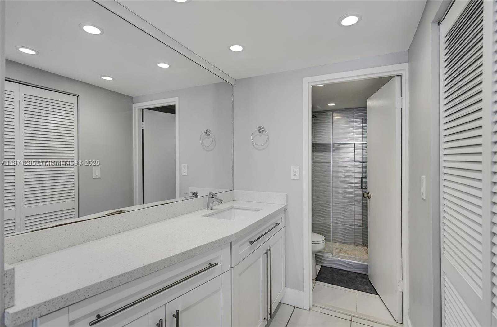 Small Image of 3725 SOUTH OCEAN DR #1519, Hollywood Number 11