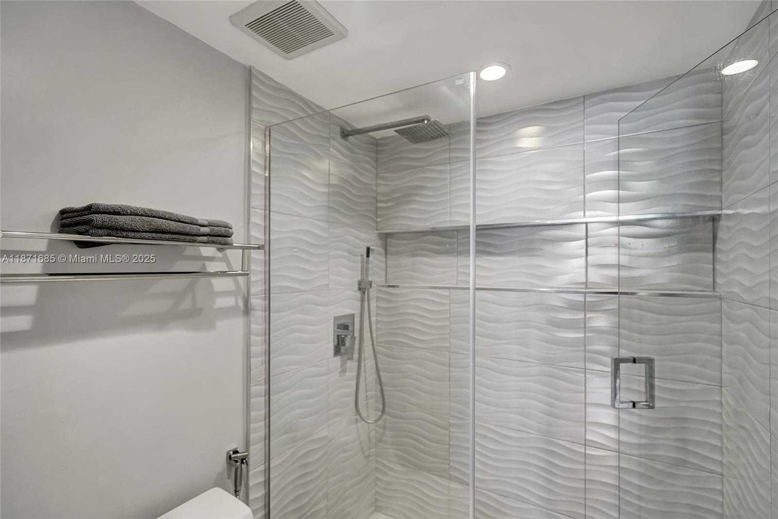 Small Image of 3725 SOUTH OCEAN DR #1519, Hollywood Number 12