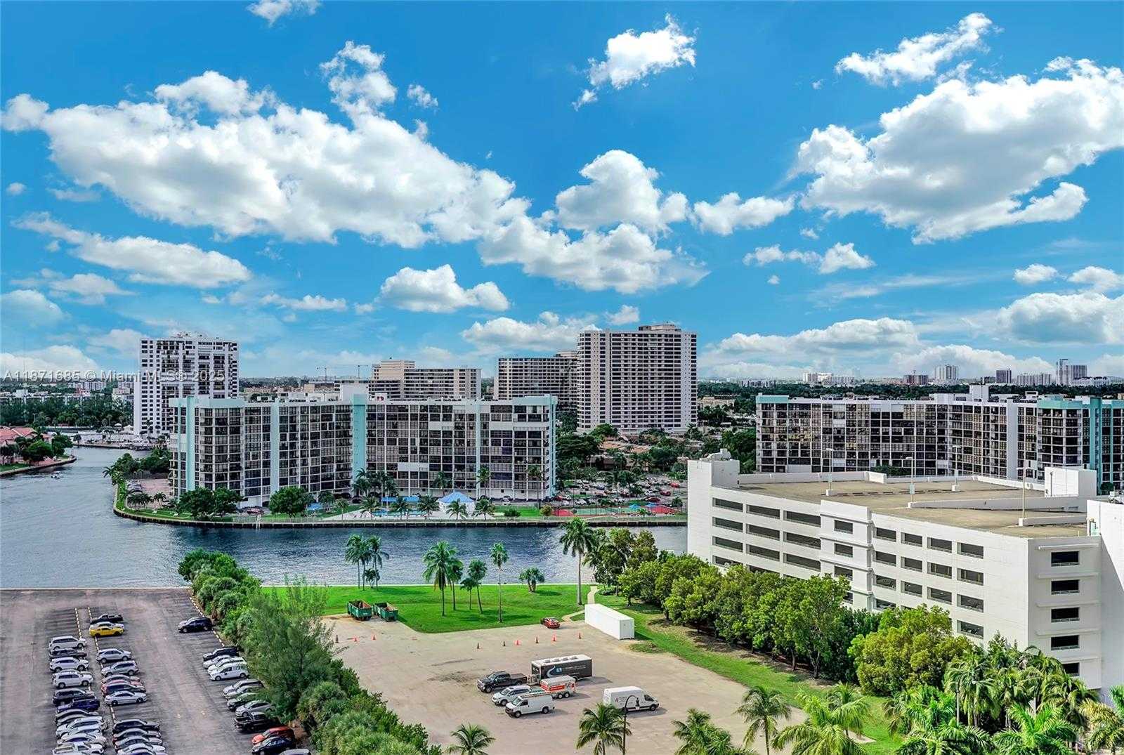 Small Image of 3725 SOUTH OCEAN DR #1519, Hollywood Number 19