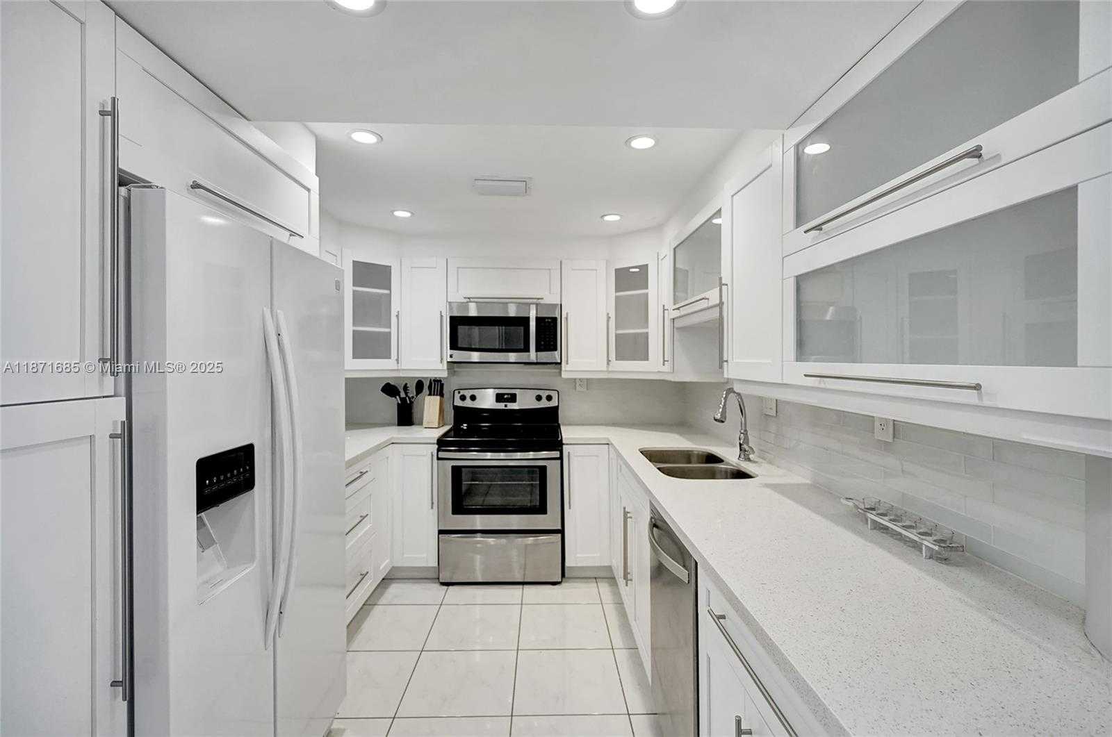 Small Image of 3725 SOUTH OCEAN DR #1519, Hollywood Number 3