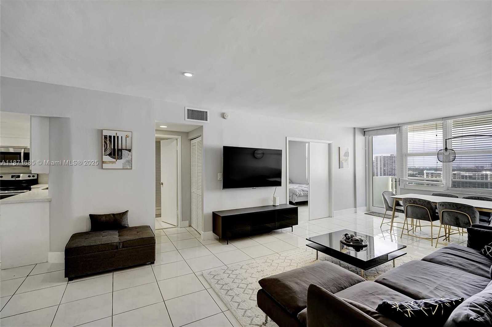 Small Image of 3725 SOUTH OCEAN DR #1519, Hollywood Number 5