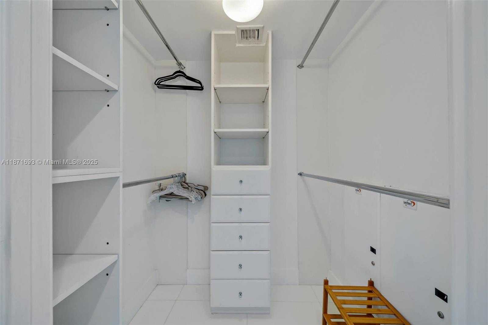 Small Image of 6801 COLLINS AVE #1204/1217, Miami Beach Number 21