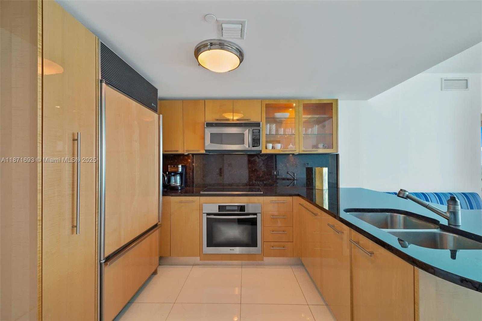 Small Image of 6801 COLLINS AVE #1204/1217, Miami Beach Number 5