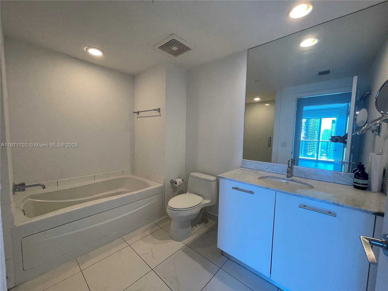 Small Image of 55 SOUTH EAST 6TH ST #3308, Miami Number 9