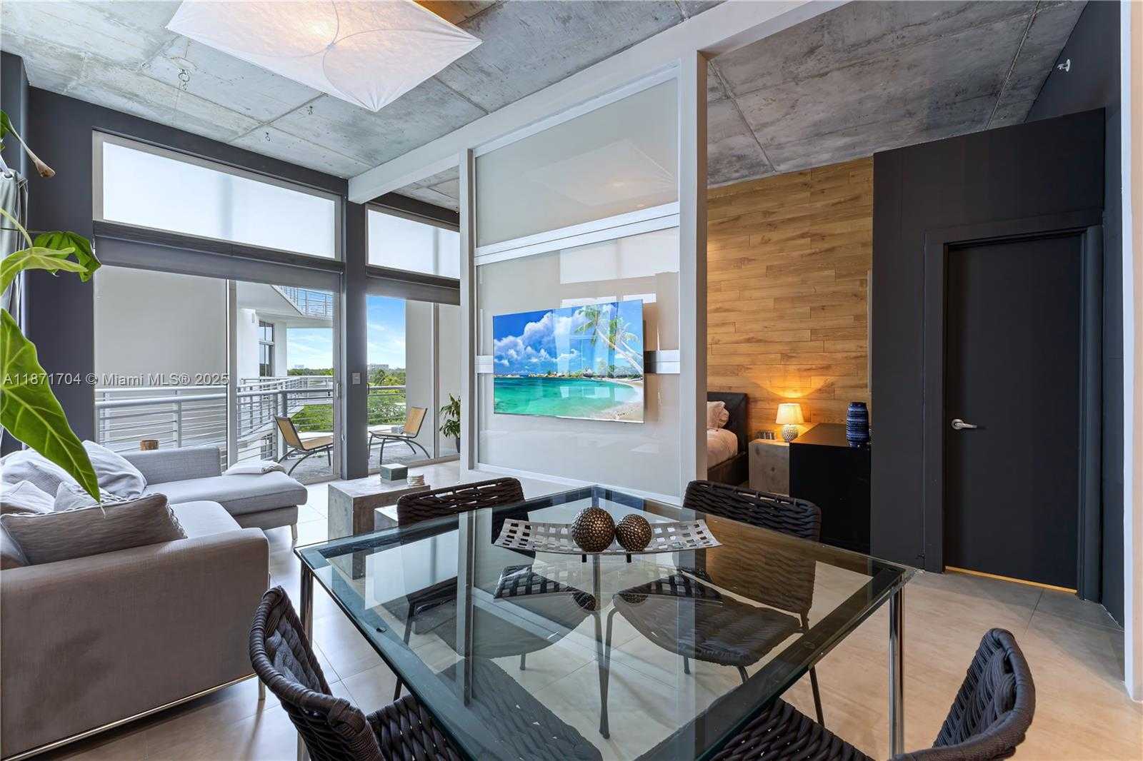 Small Image of 2001 MERIDIAN AVE #515, Miami Beach Number 6