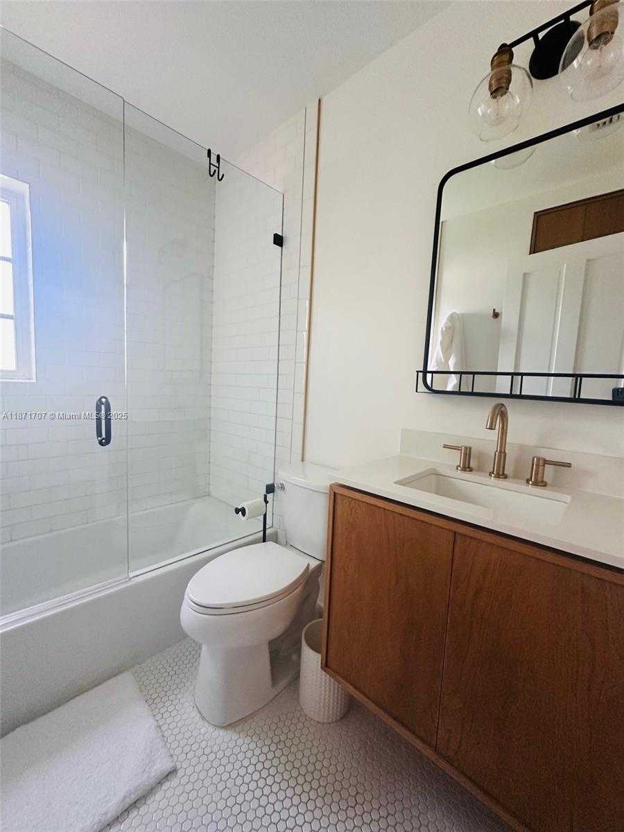 Small Image of 375 PLYMOUTH RD, West Palm Beach Number 10