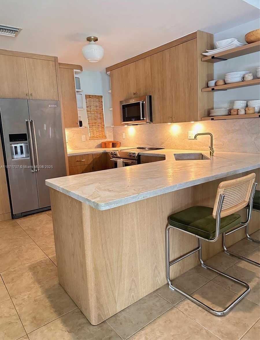 Small Image of 375 PLYMOUTH RD, West Palm Beach Number 15
