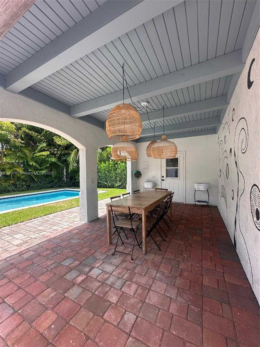 Small Image of 375 PLYMOUTH RD, West Palm Beach Number 23