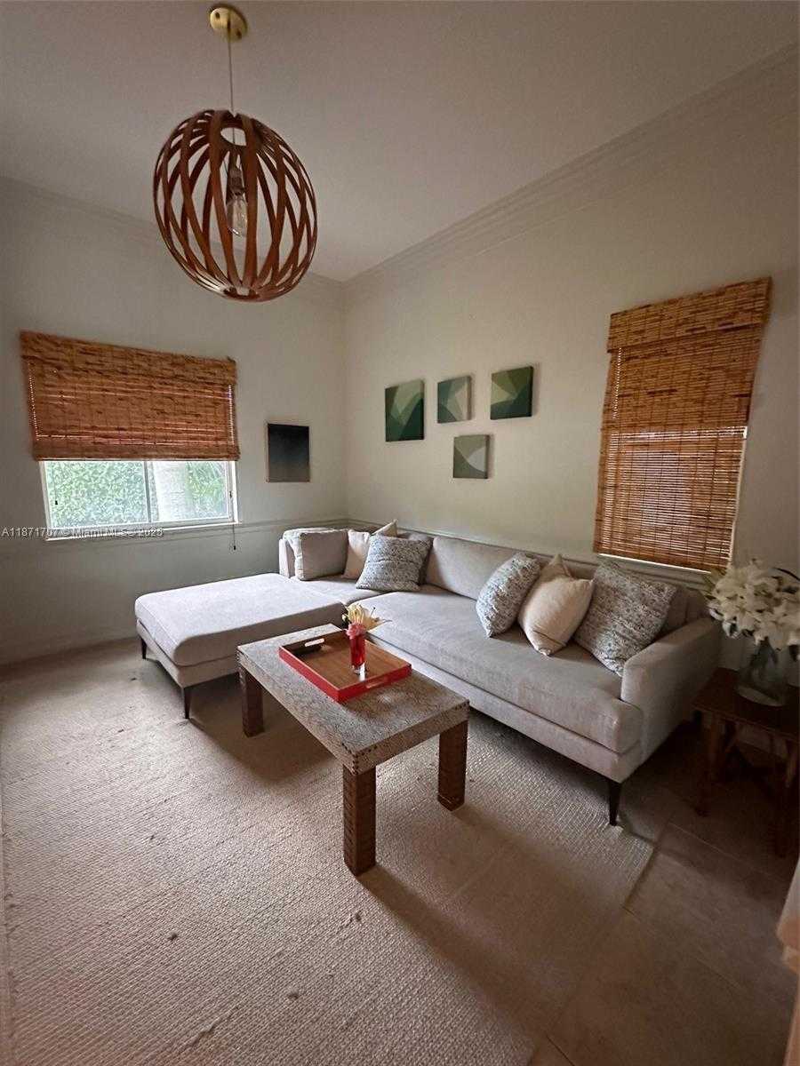 Small Image of 375 PLYMOUTH RD, West Palm Beach Number 28