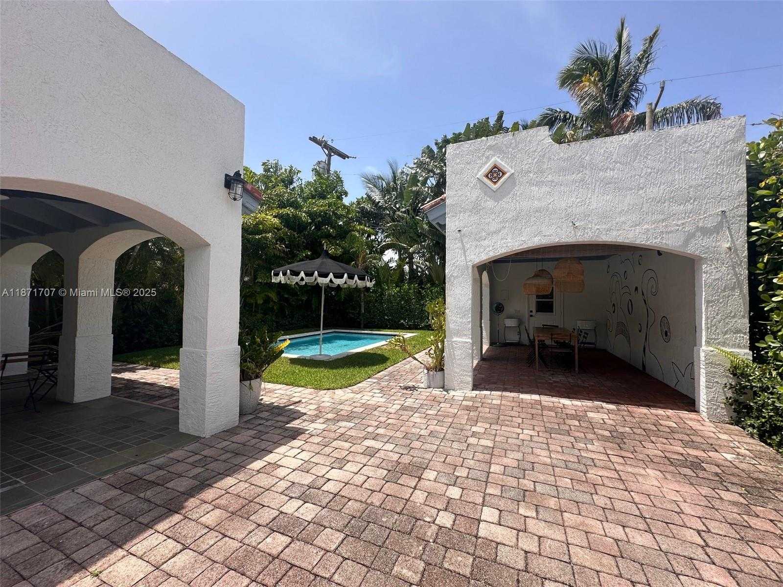 Small Image of 375 PLYMOUTH RD, West Palm Beach Number 3