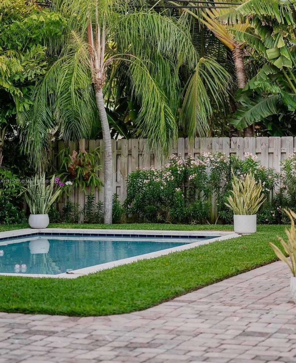 Small Image of 375 PLYMOUTH RD, West Palm Beach Number 7