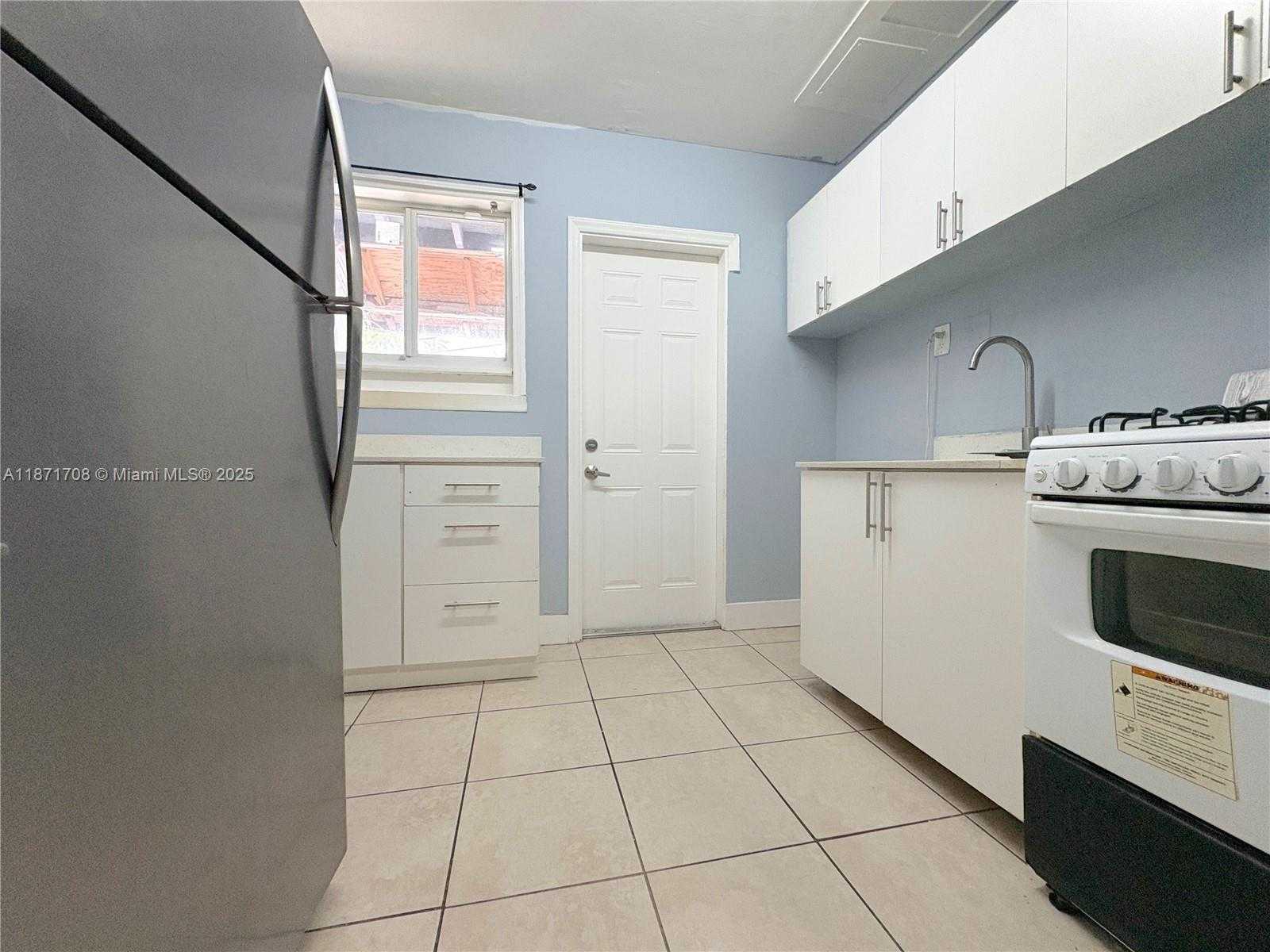 Small Image of 1815 MCKINLEY ST #9, Hollywood Number 4