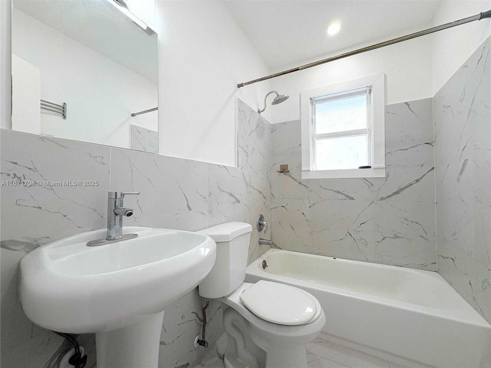 Small Image of 1815 MCKINLEY ST #9, Hollywood Number 7