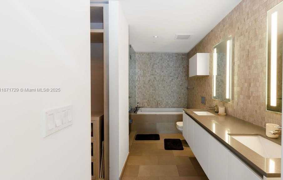 Small Image of 88 SOUTH WEST 7TH ST #908, Miami Number 25