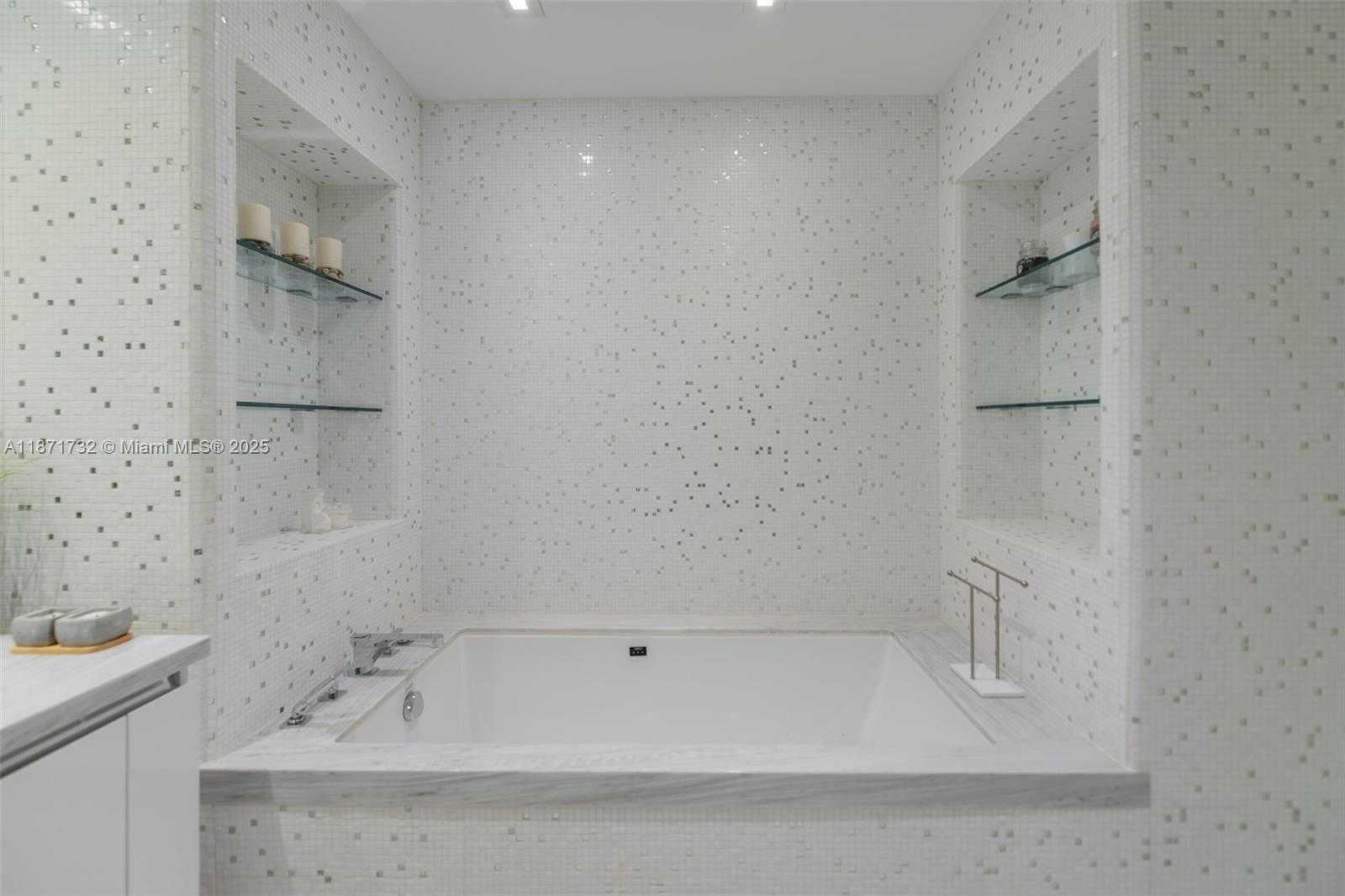 Small Image of 16901 COLLINS AVE #4005, Sunny Isles Beach Number 25