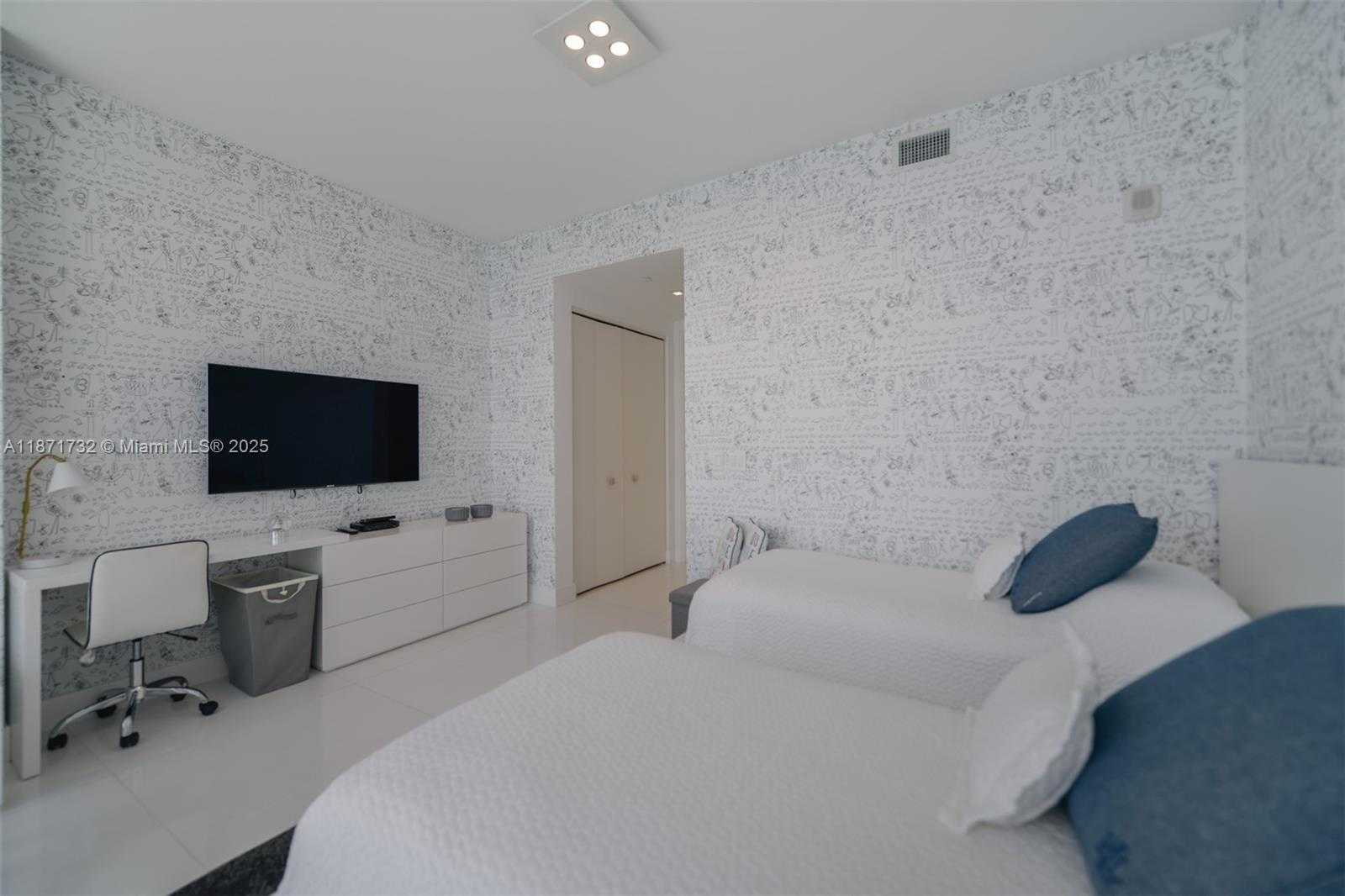 Small Image of 16901 COLLINS AVE #4005, Sunny Isles Beach Number 32