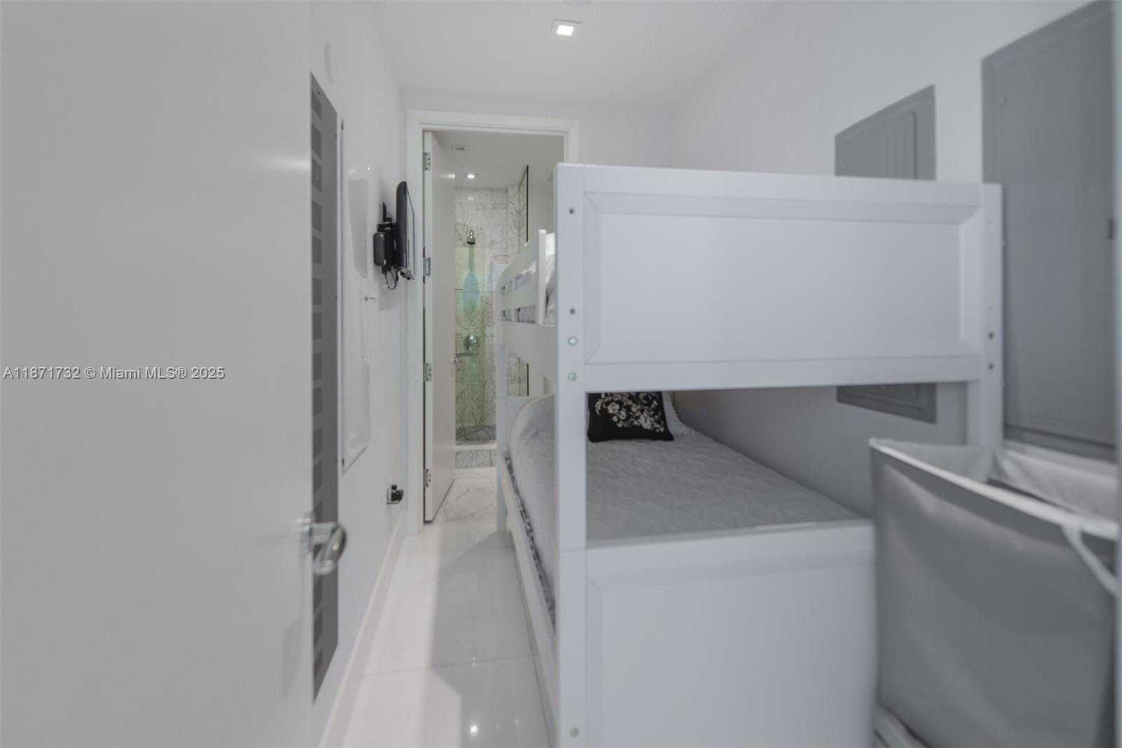 Small Image of 16901 COLLINS AVE #4005, Sunny Isles Beach Number 37