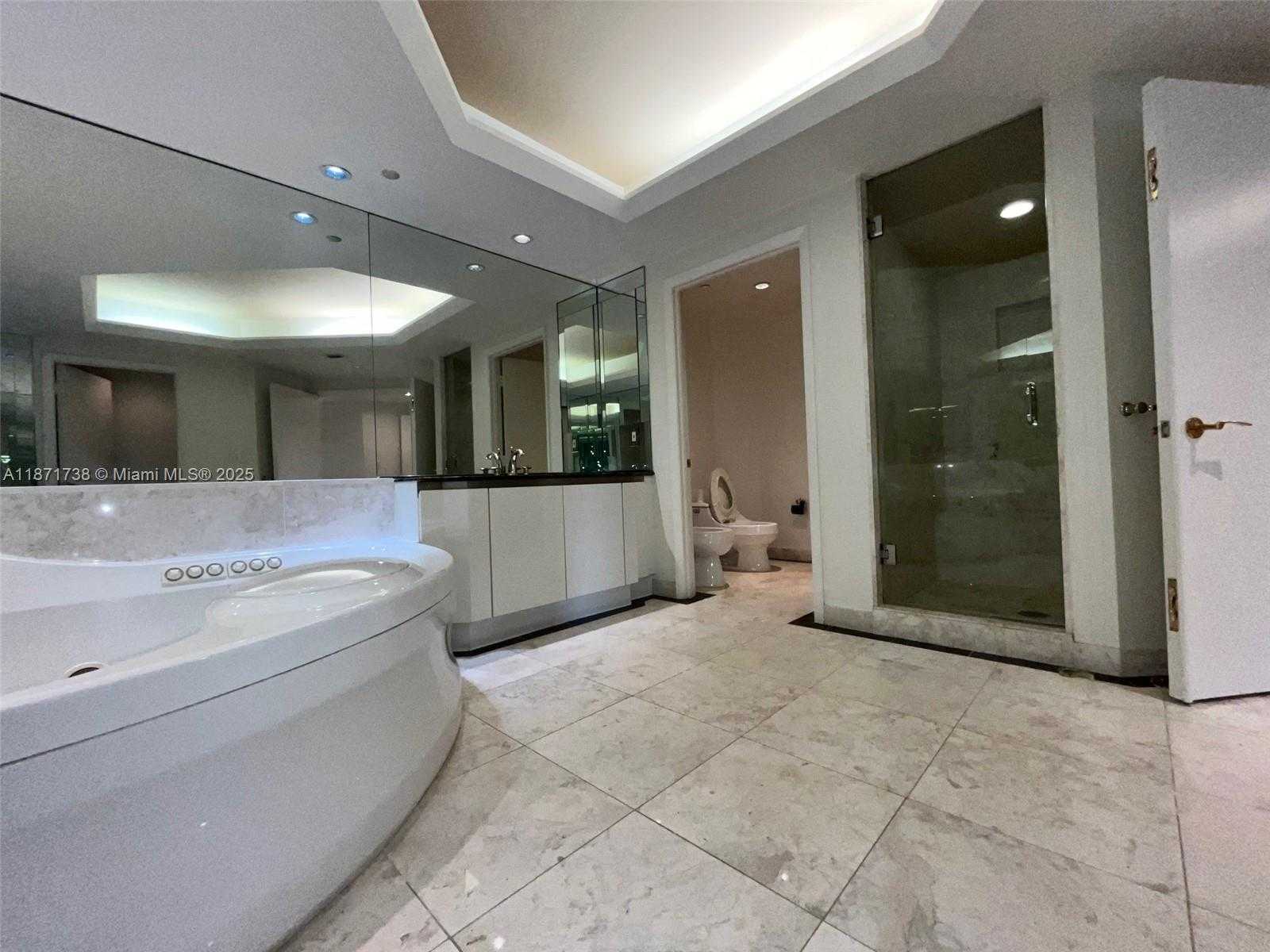 Small Image of 2600 ISLAND BLVD #1503, Aventura Number 13