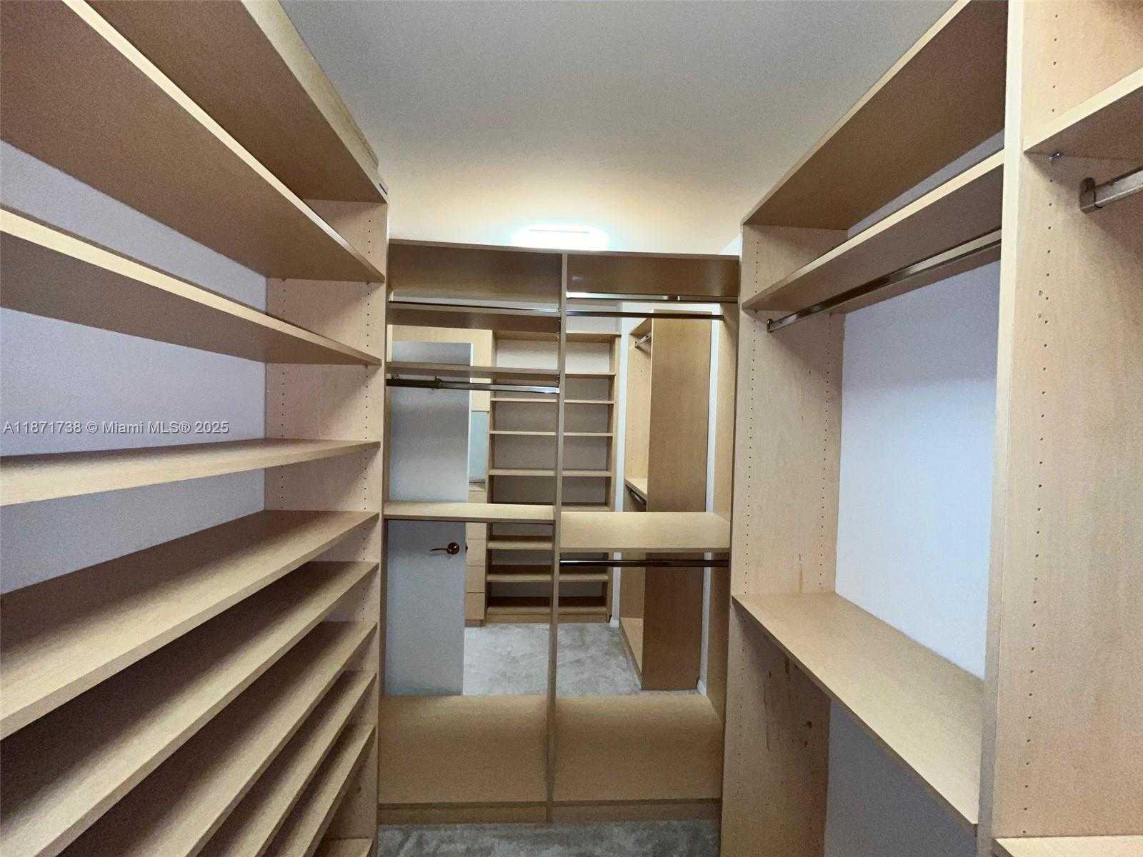 Small Image of 2600 ISLAND BLVD #1503, Aventura Number 15
