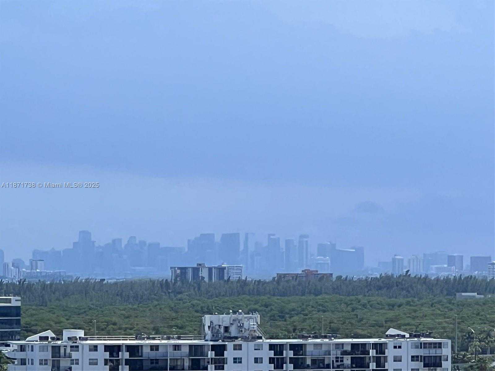 Small Image of 2600 ISLAND BLVD #1503, Aventura Number 19