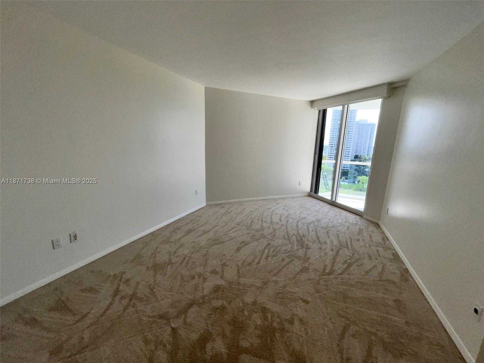 Small Image of 2600 ISLAND BLVD #1503, Aventura Number 23