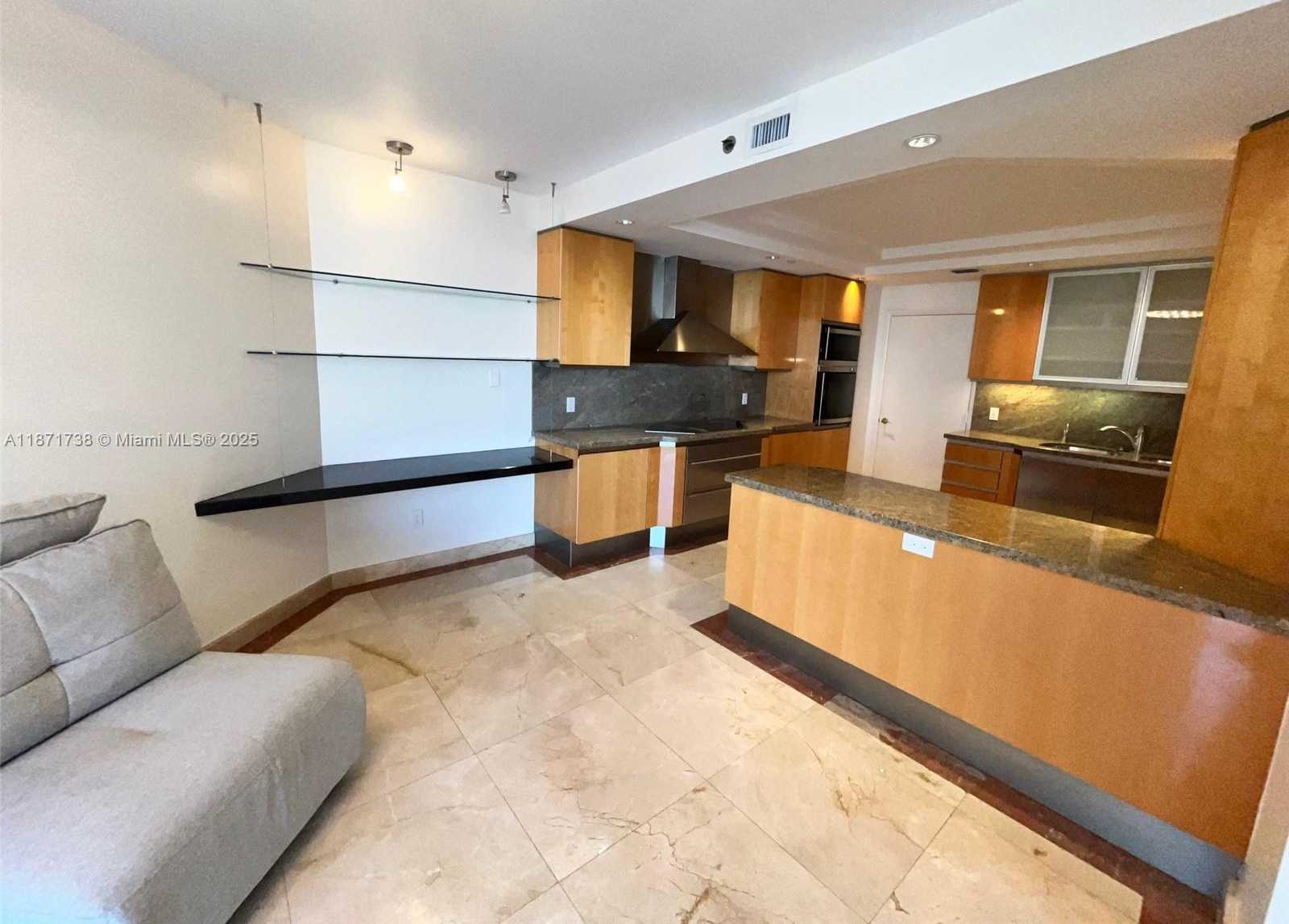 Small Image of 2600 ISLAND BLVD #1503, Aventura Number 6