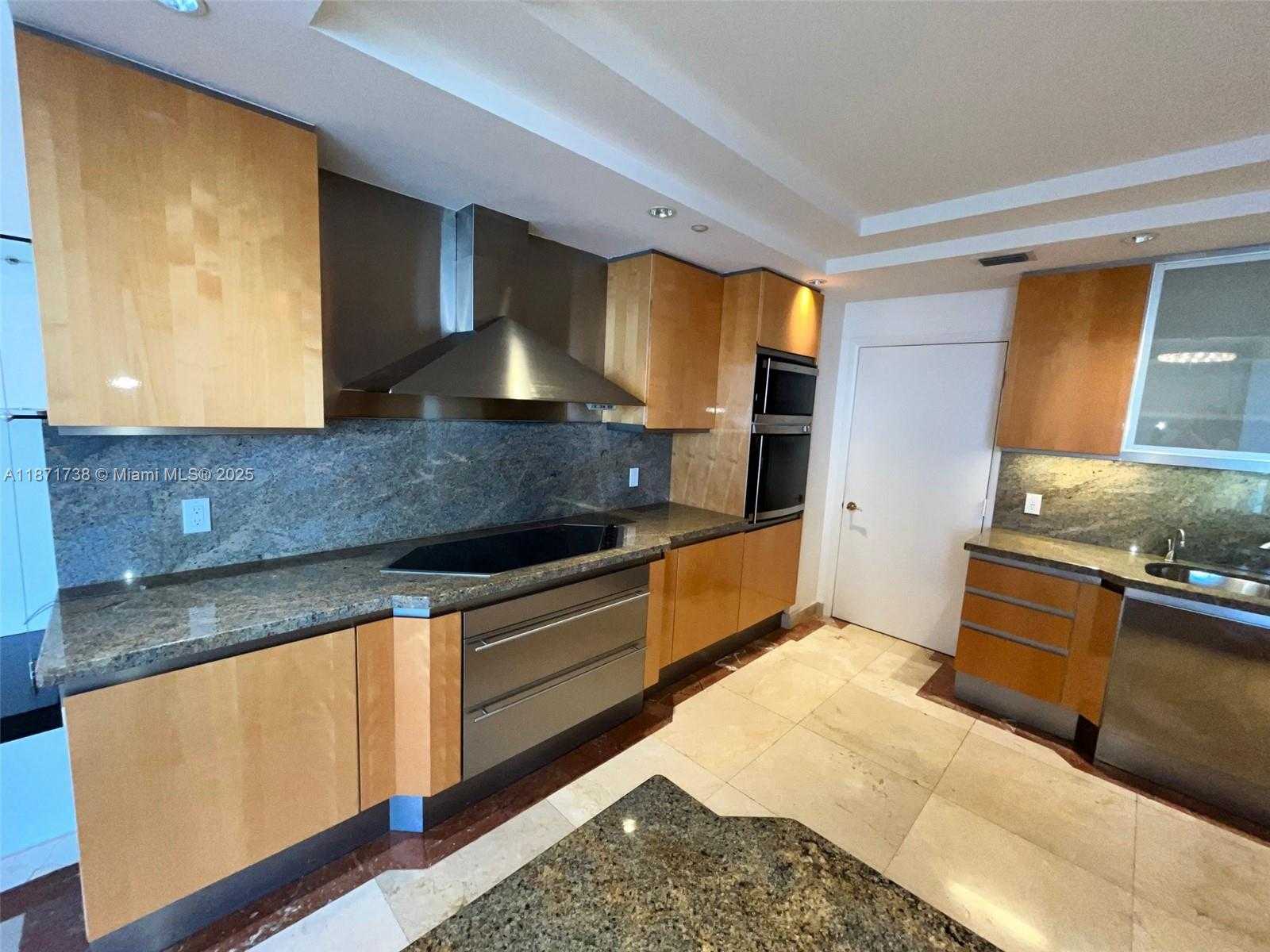 Small Image of 2600 ISLAND BLVD #1503, Aventura Number 8