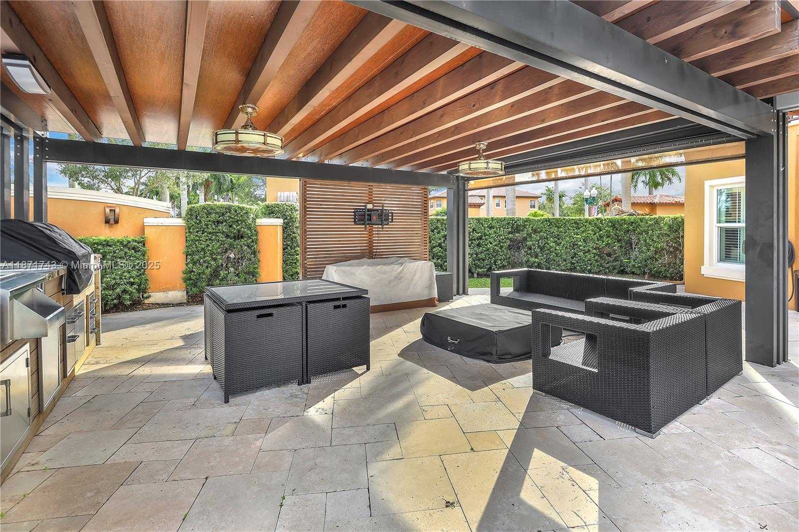 Small Image of Miami Number 37