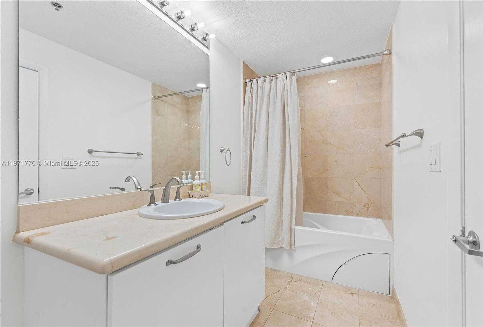 Small Image of 6515 COLLINS AVE #1601, Miami Beach Number 11