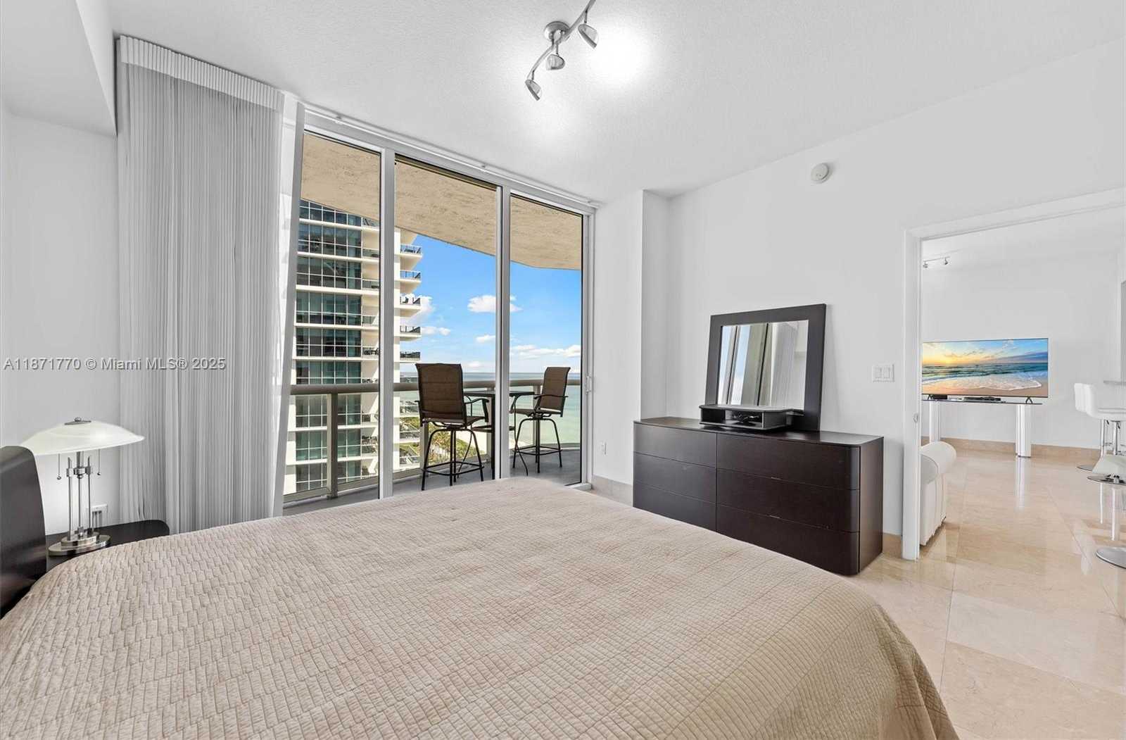Small Image of 6515 COLLINS AVE #1601, Miami Beach Number 9