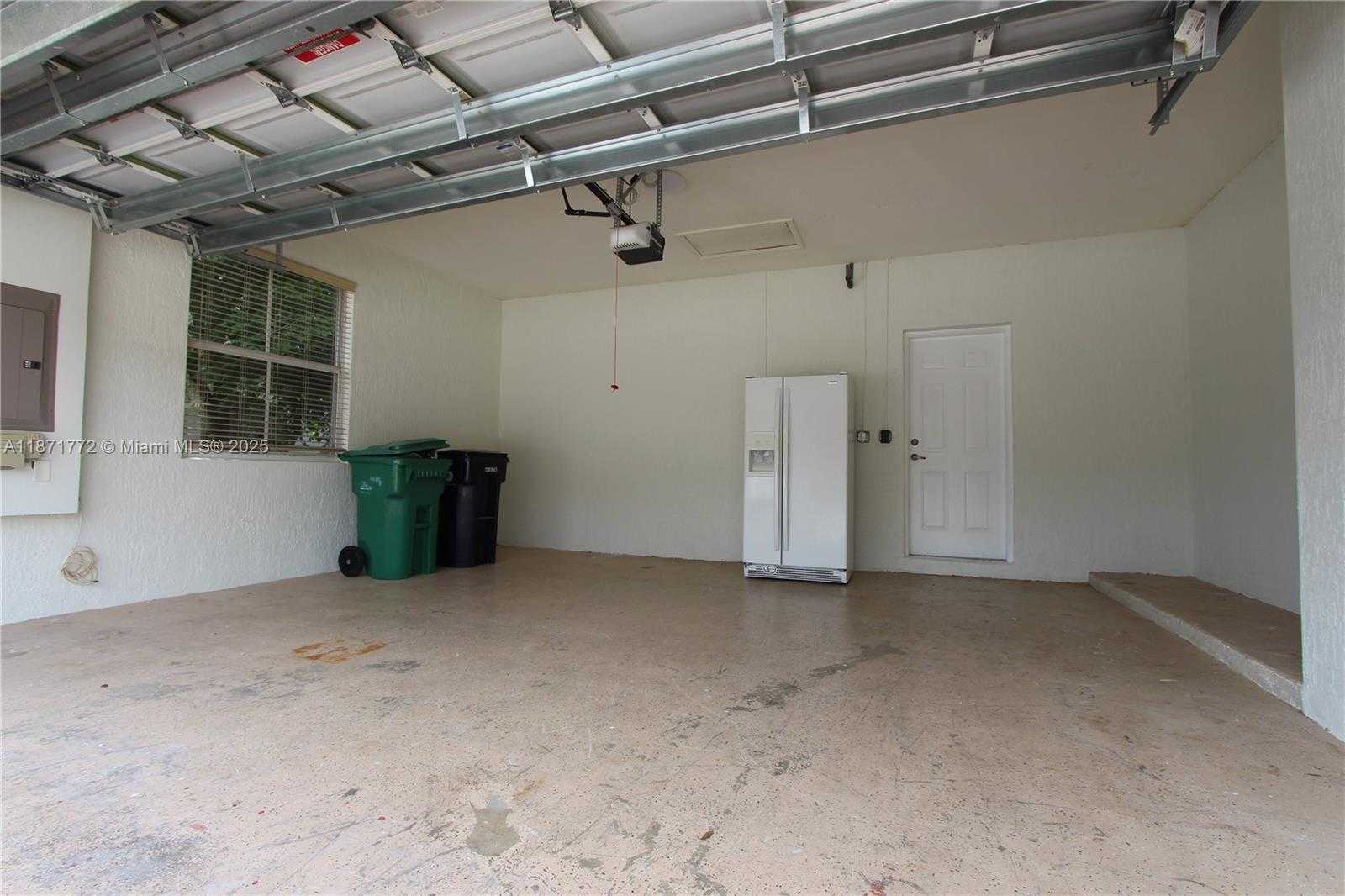Small Image of 15276 SOUTH WEST 88 TE #15276, Miami Number 22