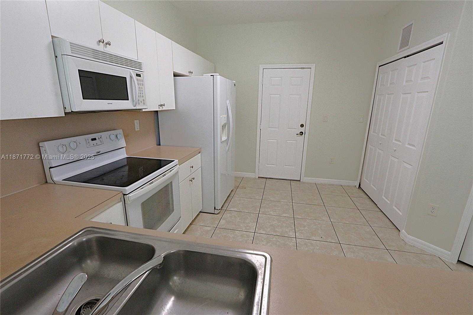 Small Image of 15276 SOUTH WEST 88 TE #15276, Miami Number 3