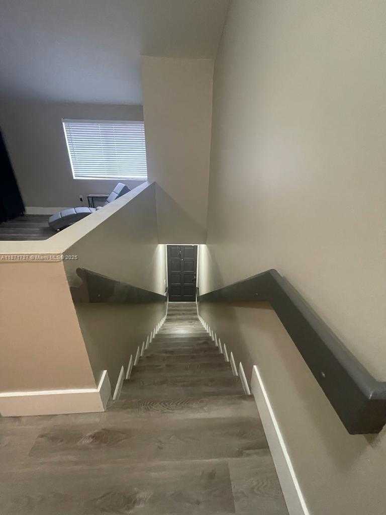 Small Image of 8017 LAKE DR #202, Doral Number 3